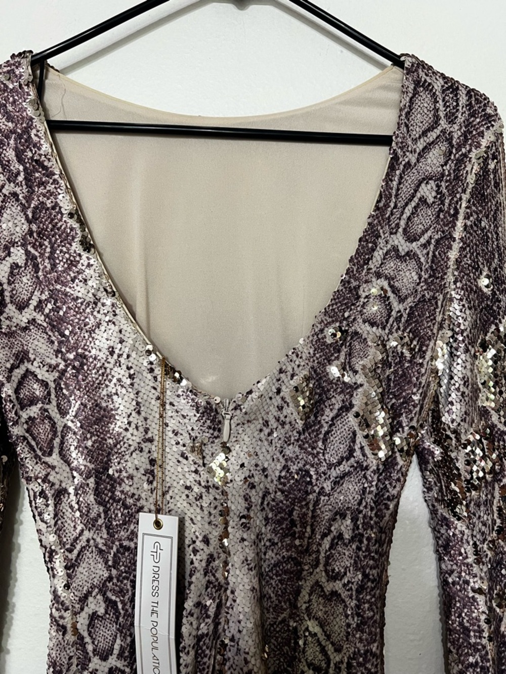 Dress The Population Lola Long-Sleeve
Sequin Minidress Size xs NWT - Picture 6 of 10